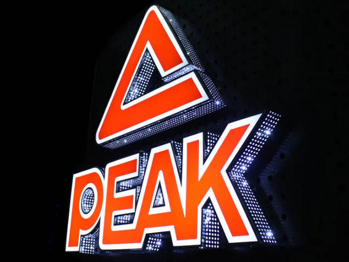 不(bu)鏽鋼燈箱背發光(guang)字